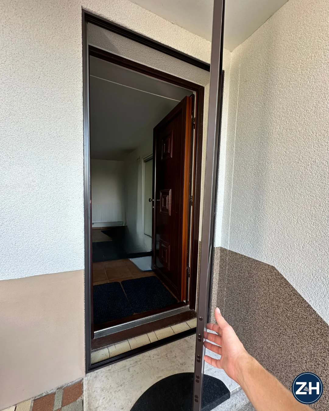 montaz otvirave site proti hmyzu na balkon praha 2